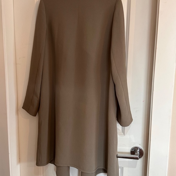 Aritzia Babaton cormac Trench - Picture 4 of 5